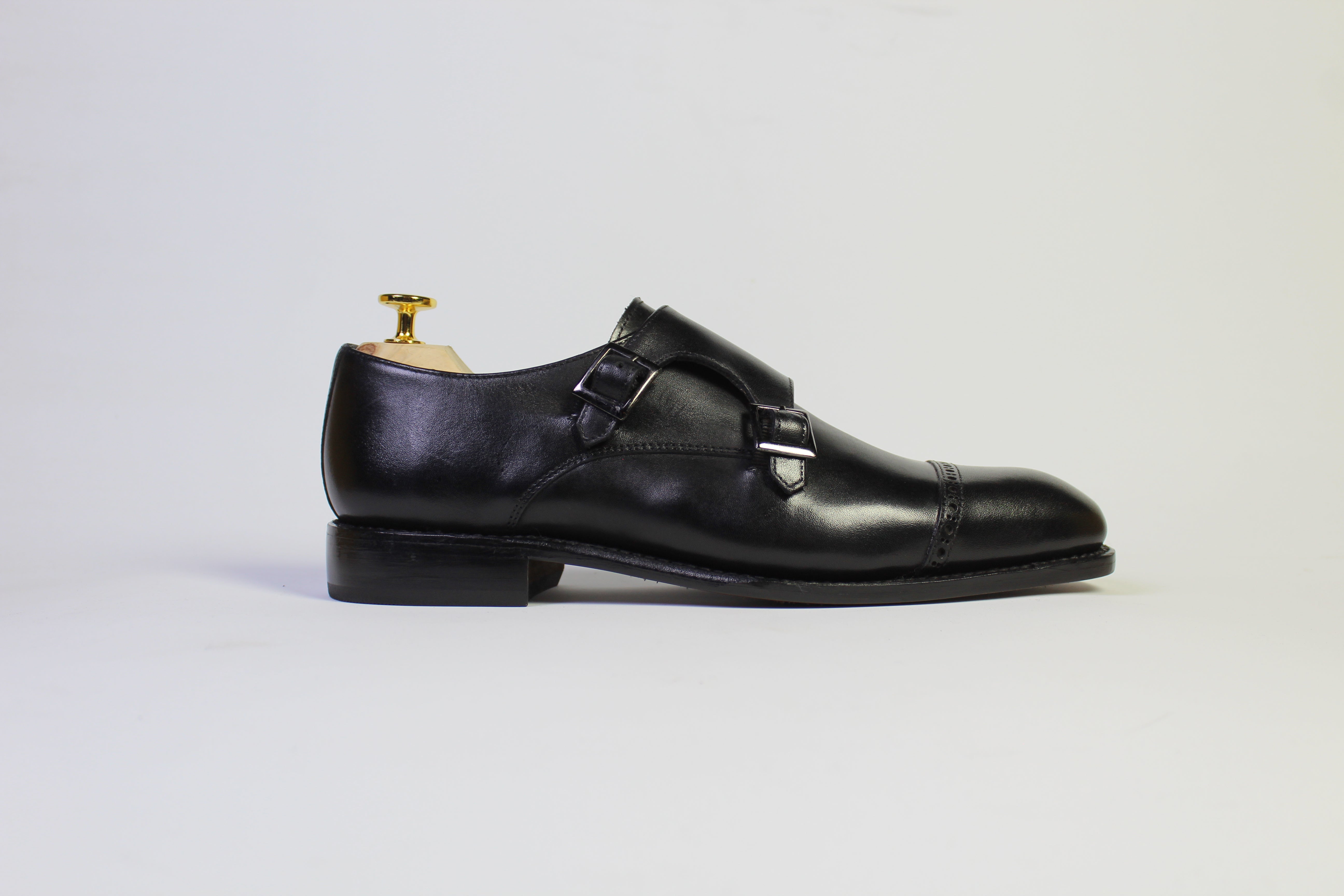 Double loops Brogue Toe Cap Black