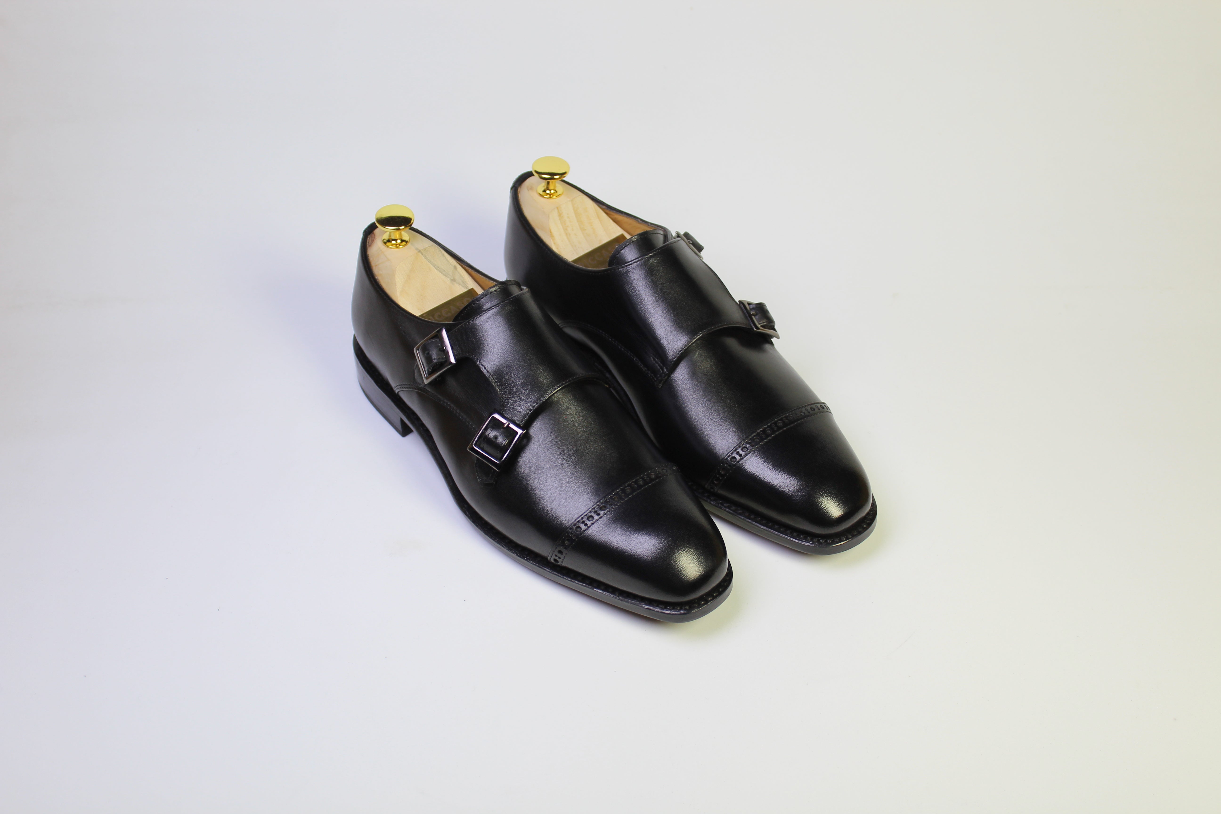 Double loops Brogue Toe Cap Black